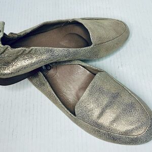 Abeo Bio system Tia Ballet Flat Platinum
Gold Metallic Size 6.5